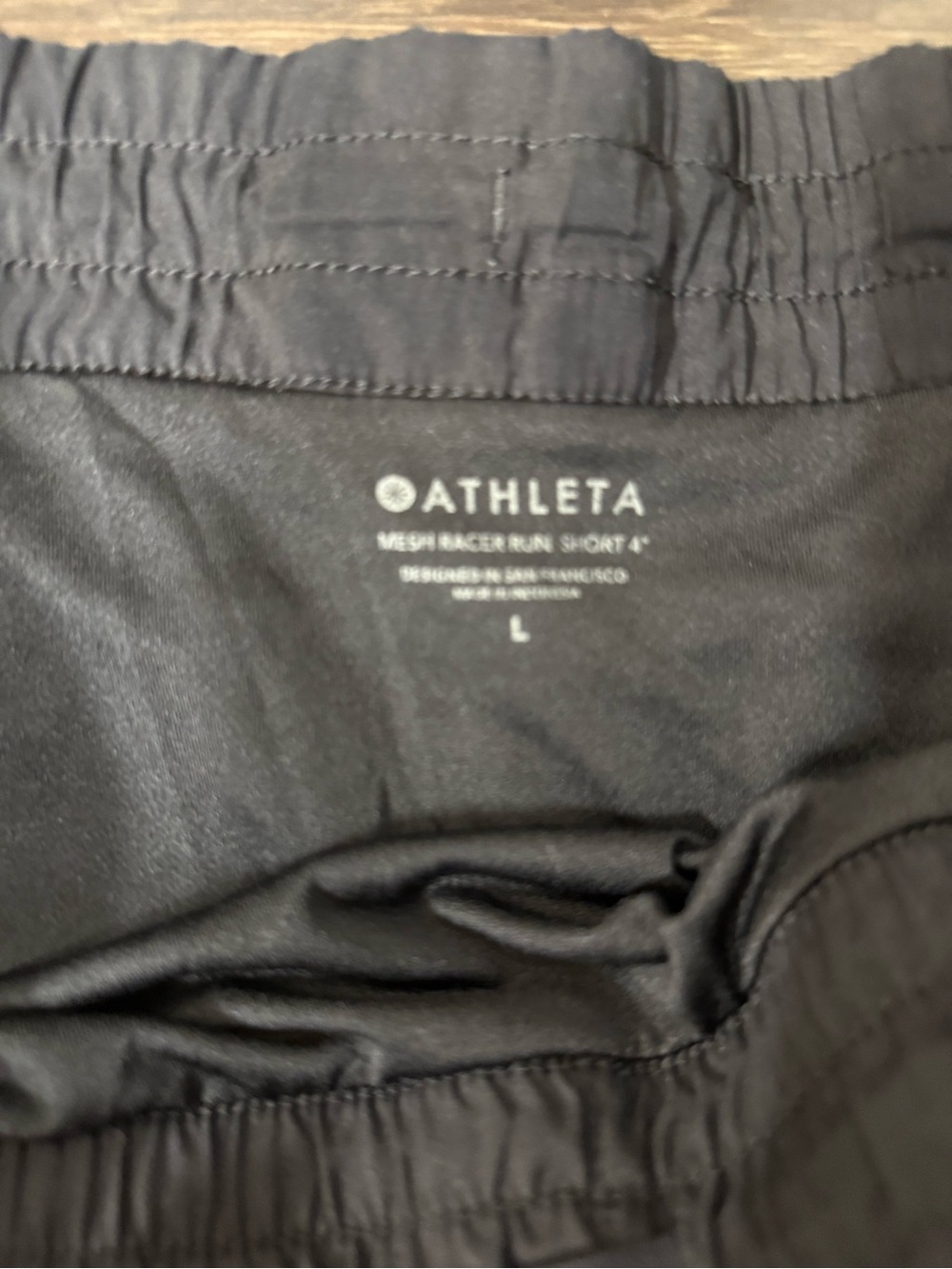 Athleta Mesh Racer Run Mid Rise 4” Short - Picture 3 of 3